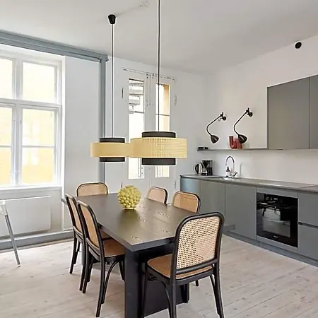 Hotel Amazing 2br Flat In The Heart Of 4*