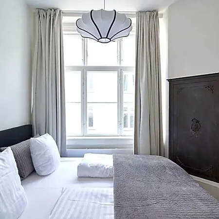 Amazing 2br Flat In The Heart Of 4*
